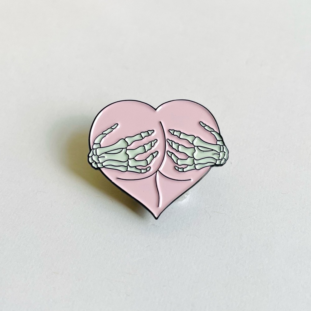 Skeleton Booty Pin